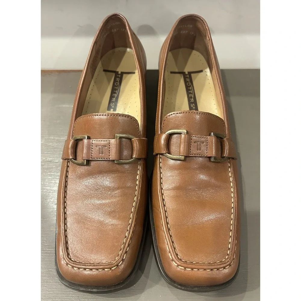 Trotters Brown Leather Loafers Horsebit Comfort Slip On Square Toe Size 8.5N EUC